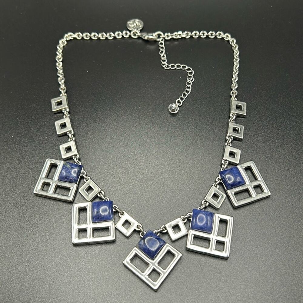White House Black Market WHBM Collar Statement Necklace #B11. Silver tone Blue